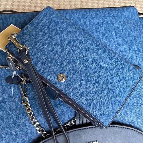 Michael Kors Jet Set Travel Lg Double Zip - Picture 16 of 16